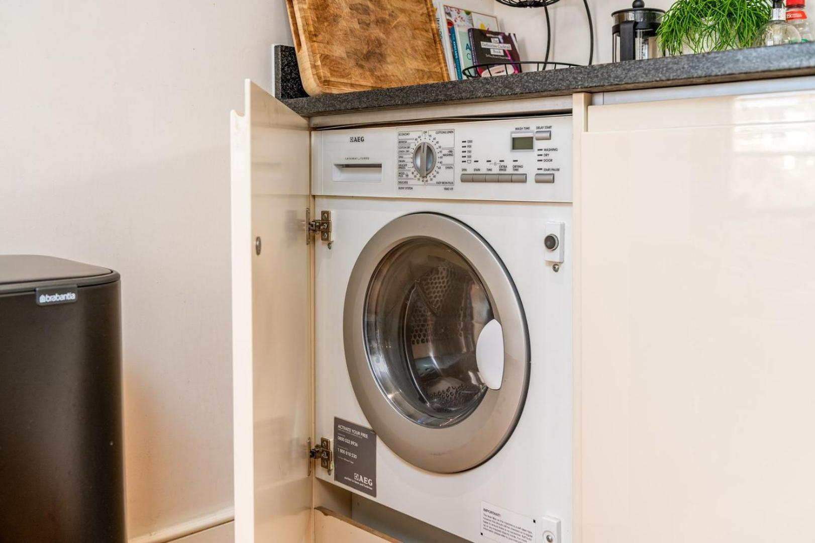 Bright & Spacious Battersea Flat ลอนดอน ภายนอก รูปภาพ