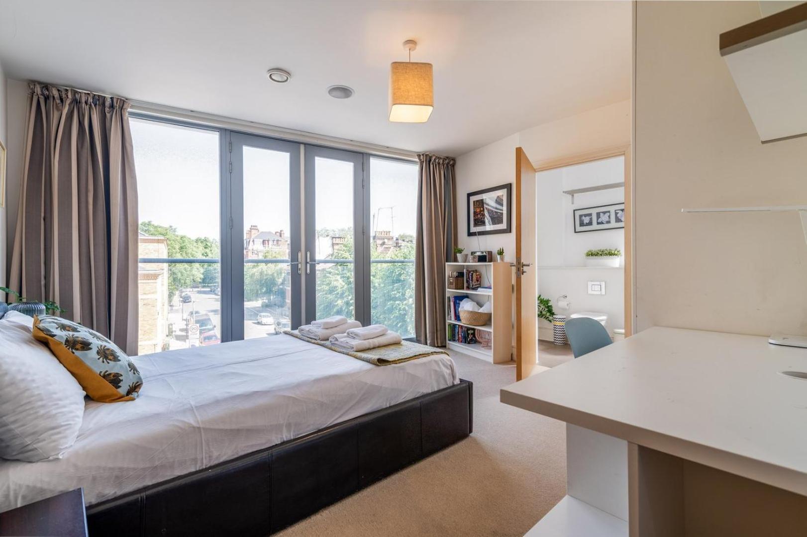 Bright & Spacious Battersea Flat ลอนดอน ภายนอก รูปภาพ
