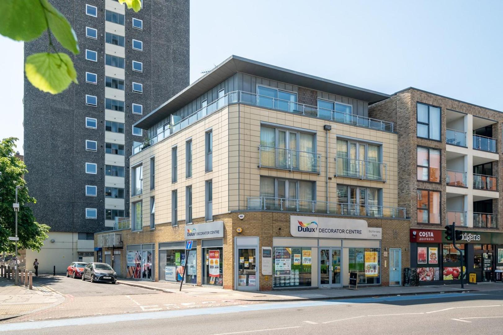 Bright & Spacious Battersea Flat ลอนดอน ภายนอก รูปภาพ