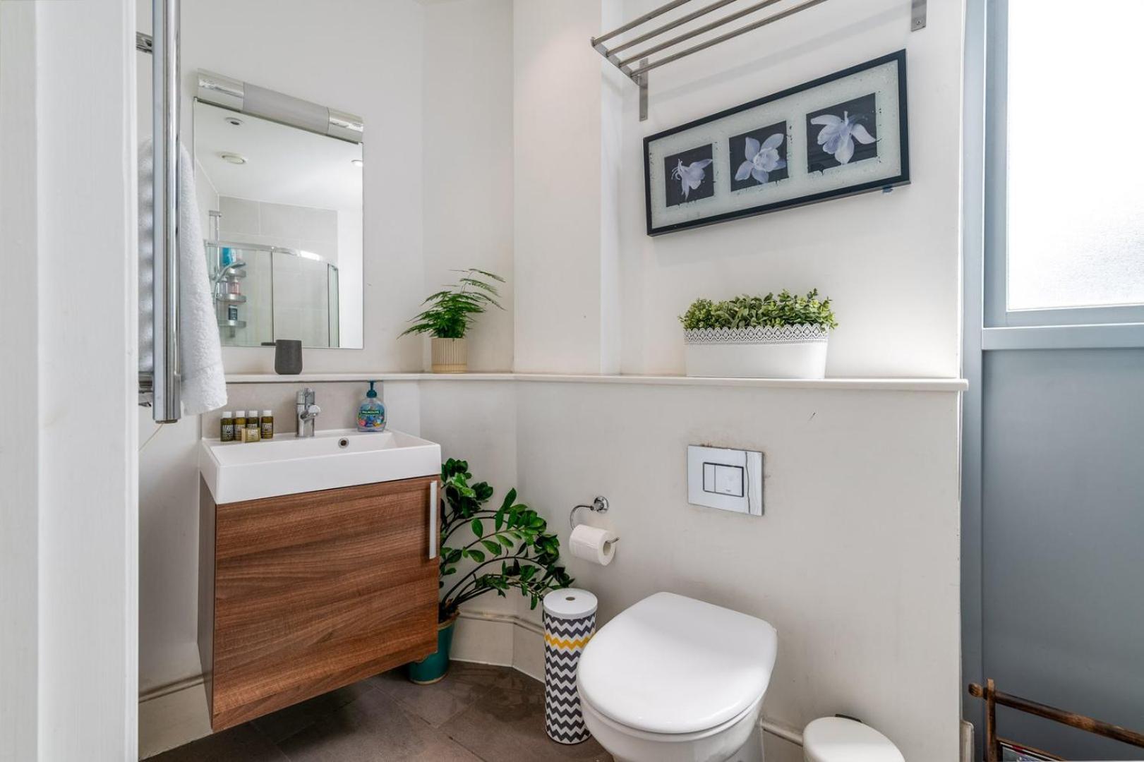 Bright & Spacious Battersea Flat ลอนดอน ภายนอก รูปภาพ
